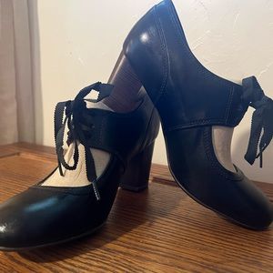 Indigo by Clark’s Black Heels Vintage Vibes